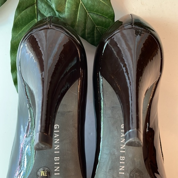 GIANNI BINI BROWN BUCKLE PEEP TOE HEELS - Picture 7 of 8